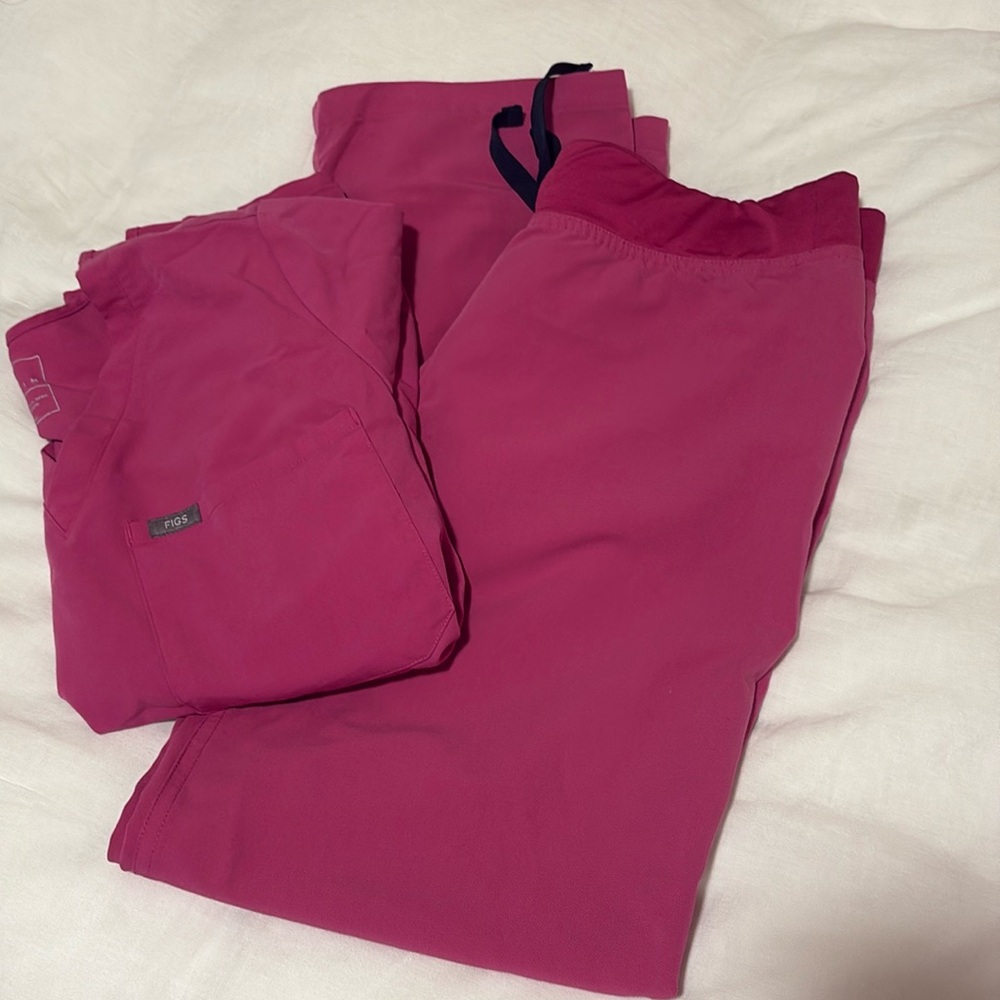 Pink medium figs scrub set